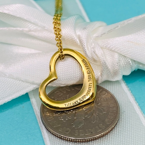 Tiffany & Co Elsa Peretti Open Heart necklace 16” 18k 16mm EXCELLENT MSRP $1975 - Picture 4 of 9